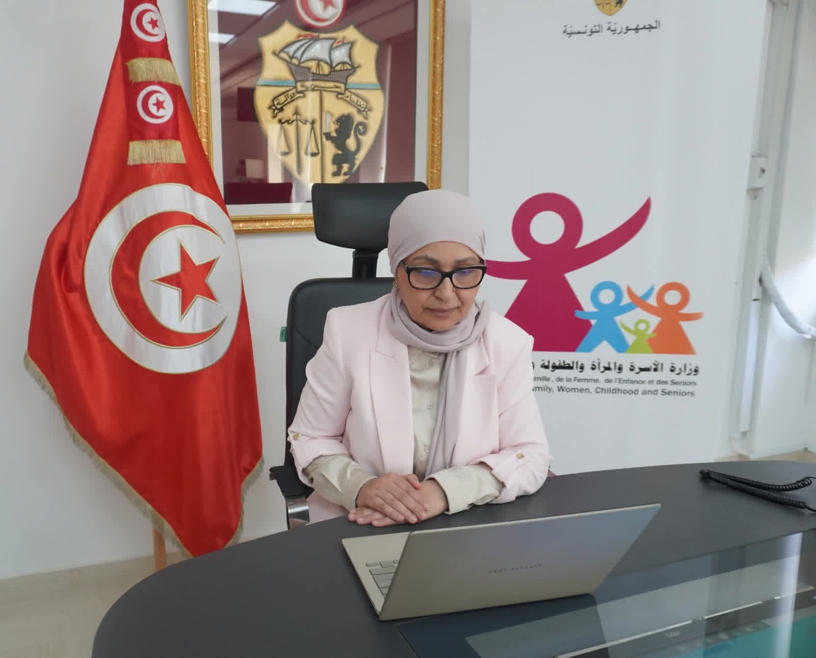وزيرة الأسرة تؤكد انفتاحها على مزيد تعزيز فرص التع