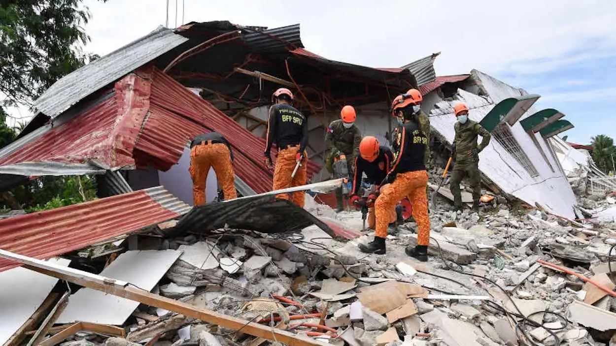 الفيليبين : سقوط  15  قتيلا جراء زلزال بقوة 7.8 درجة